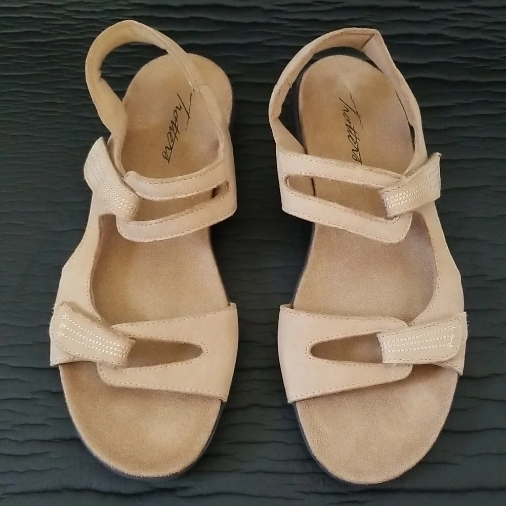Trotters suede sandals - Picture 2 of 8